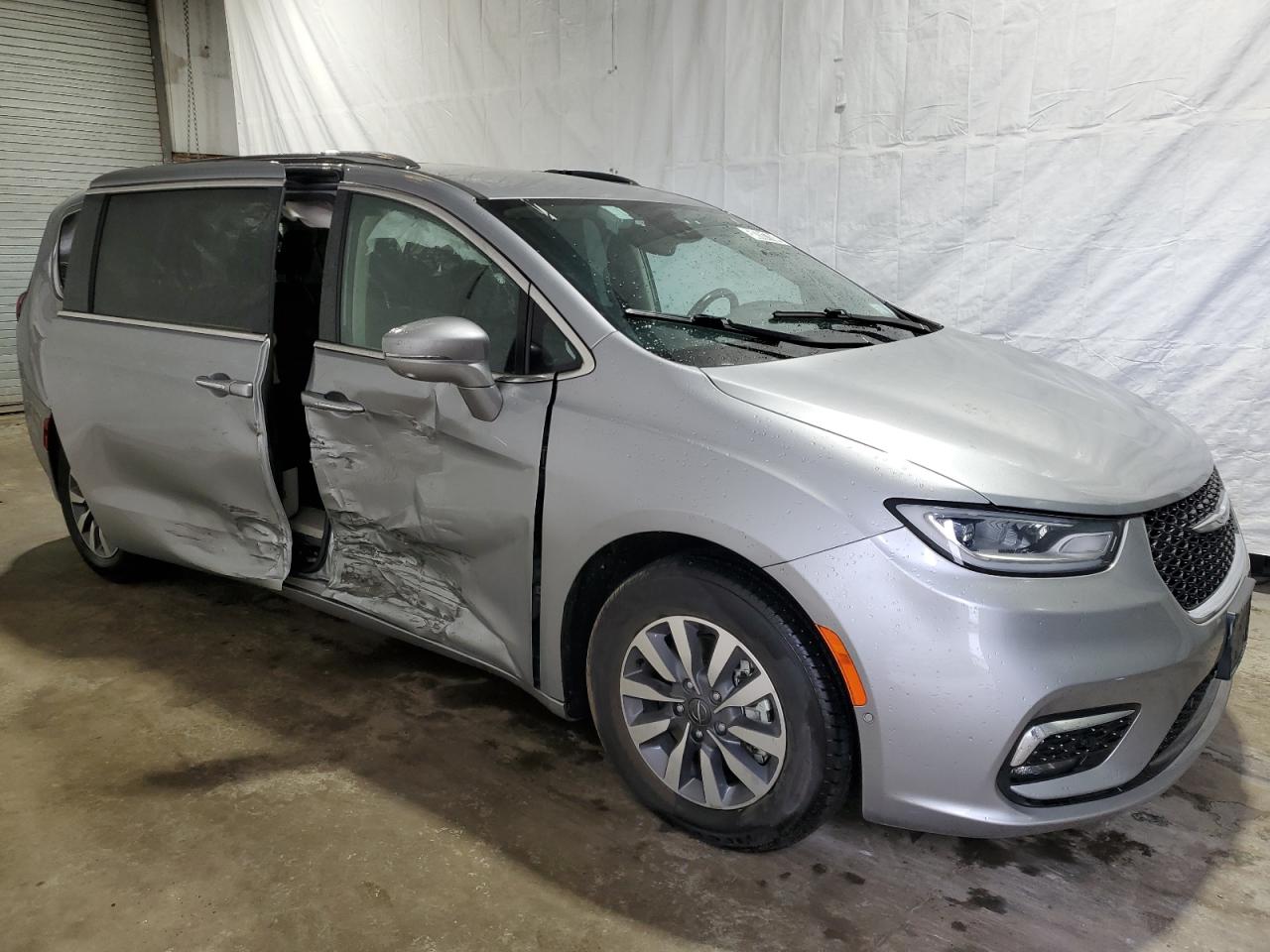 Photo 3 VIN: 2C4RC1L72MR593868 - CHRYSLER PACIFICA 