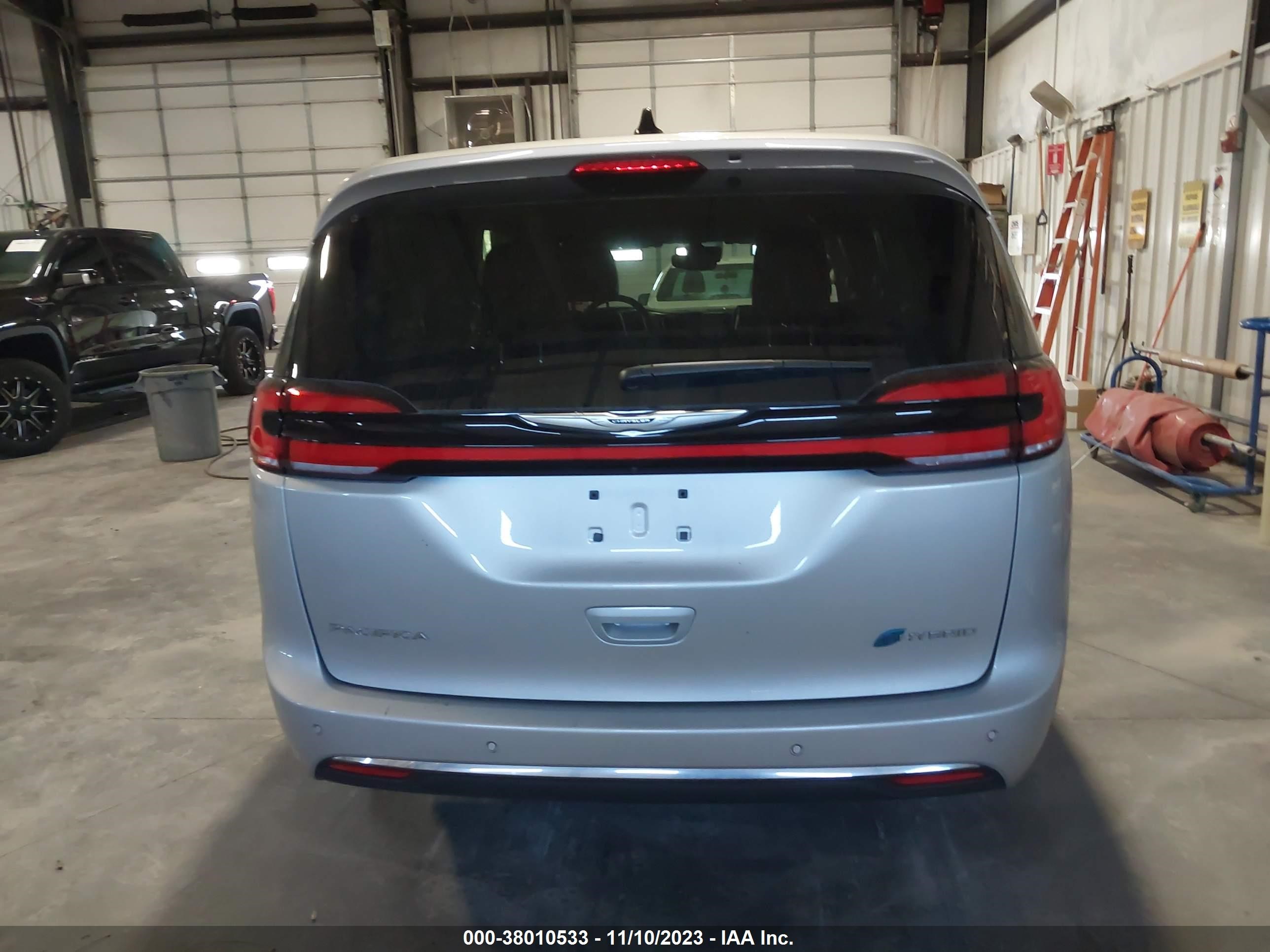 Photo 15 VIN: 2C4RC1L72PR523128 - CHRYSLER PACIFICA 