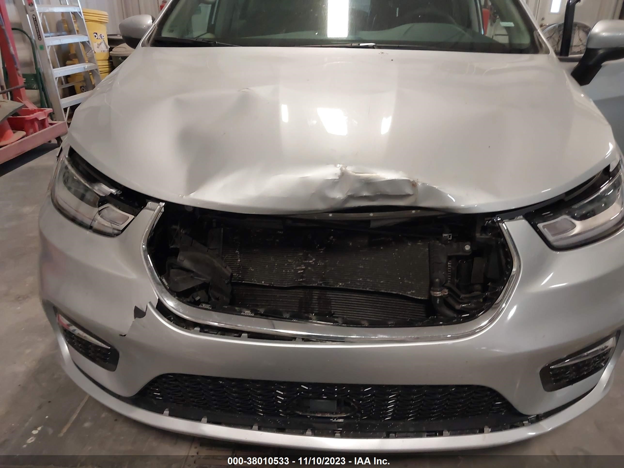 Photo 5 VIN: 2C4RC1L72PR523128 - CHRYSLER PACIFICA 