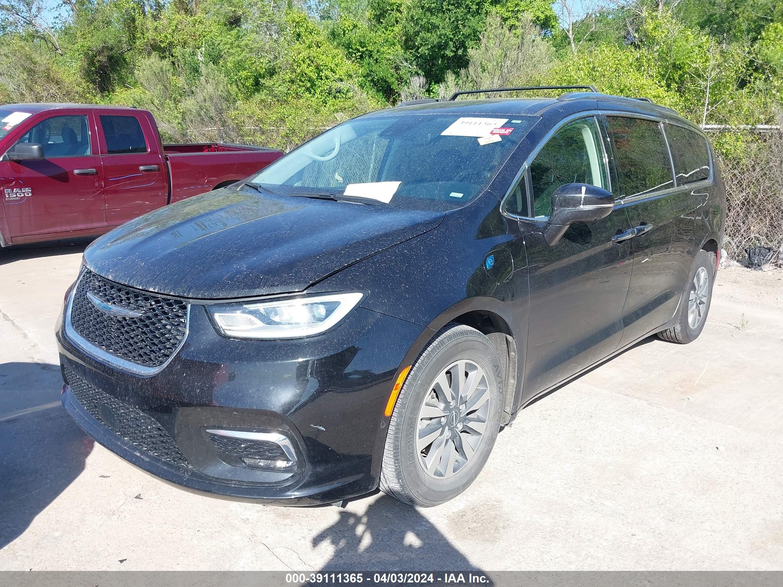 Photo 1 VIN: 2C4RC1L73MR599355 - CHRYSLER PACIFICA 