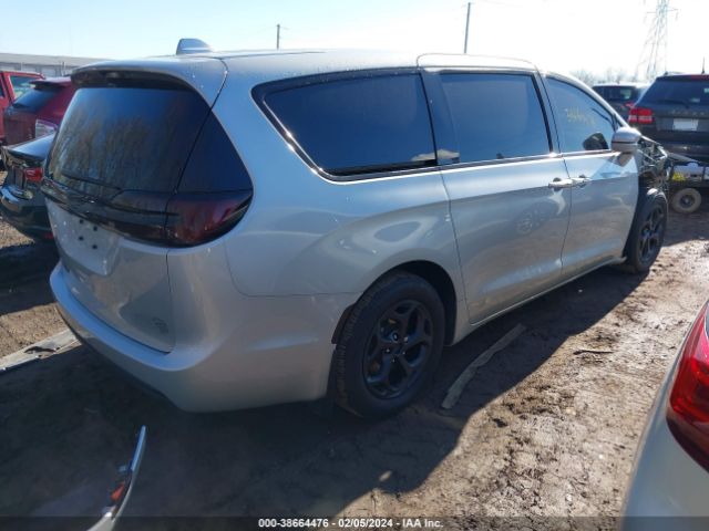 Photo 3 VIN: 2C4RC1L73NR208156 - CHRYSLER PACIFICA HYBRID 