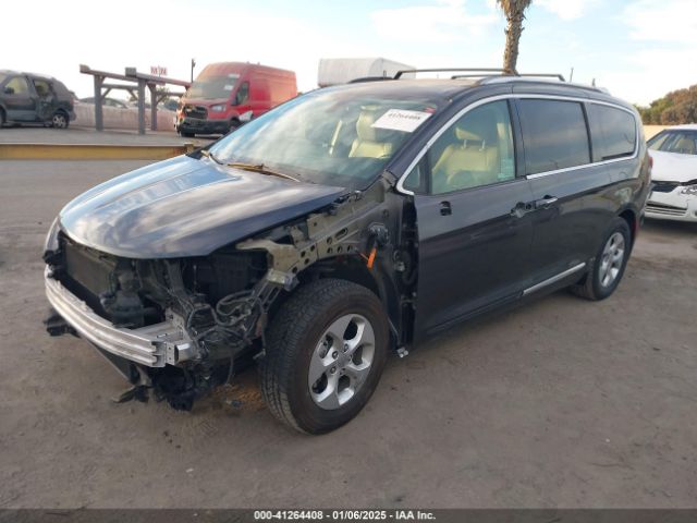 Photo 1 VIN: 2C4RC1L74JR129279 - CHRYSLER PACIFICA 