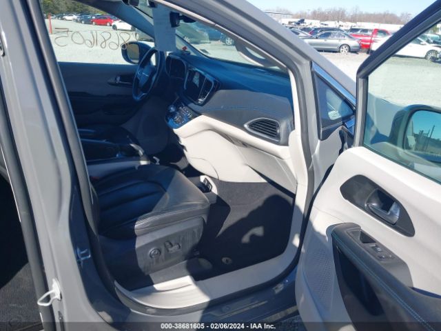 Photo 4 VIN: 2C4RC1L74MR581012 - CHRYSLER PACIFICA HYBRID 