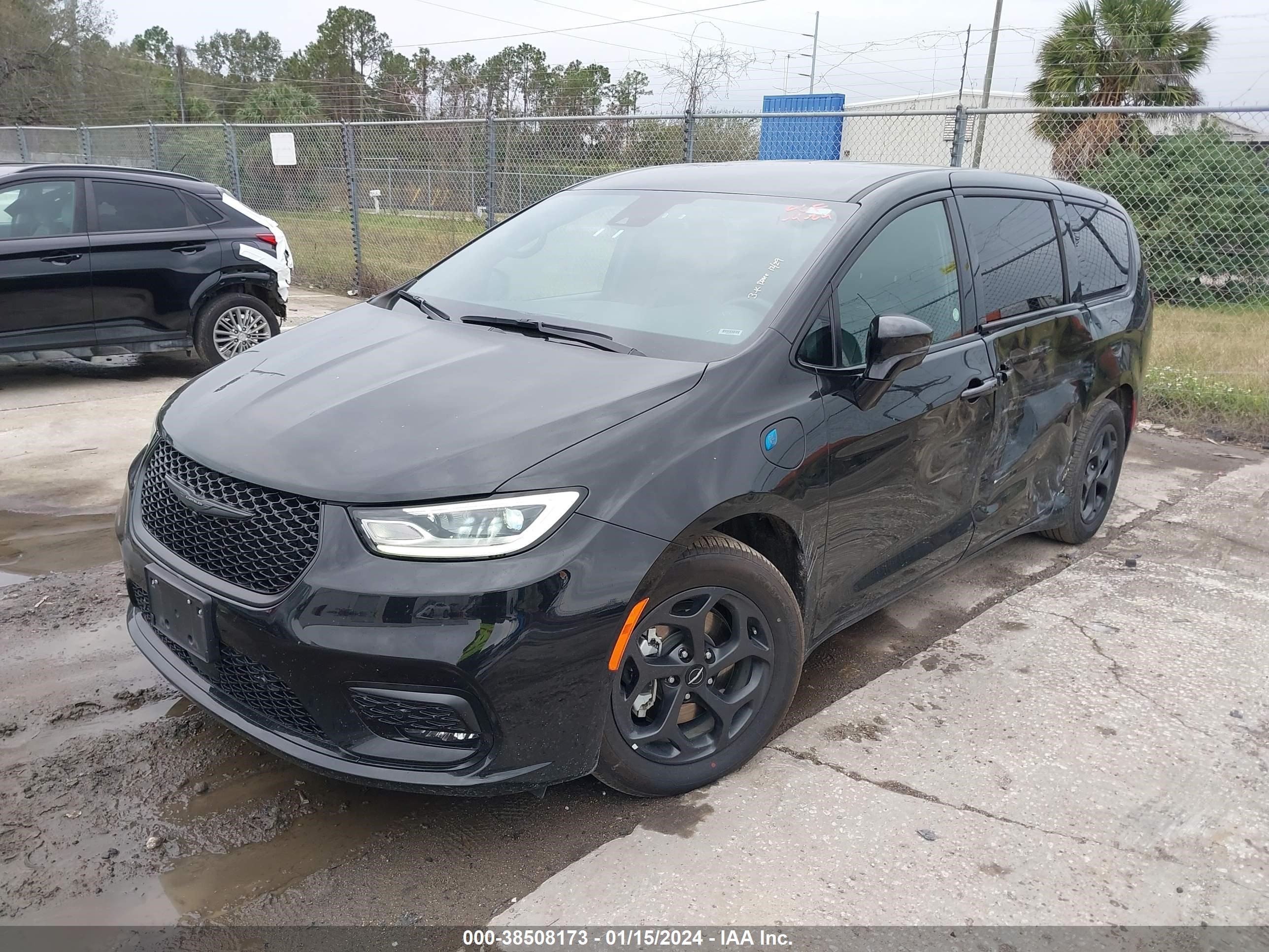 Photo 1 VIN: 2C4RC1L75NR130530 - CHRYSLER PACIFICA 