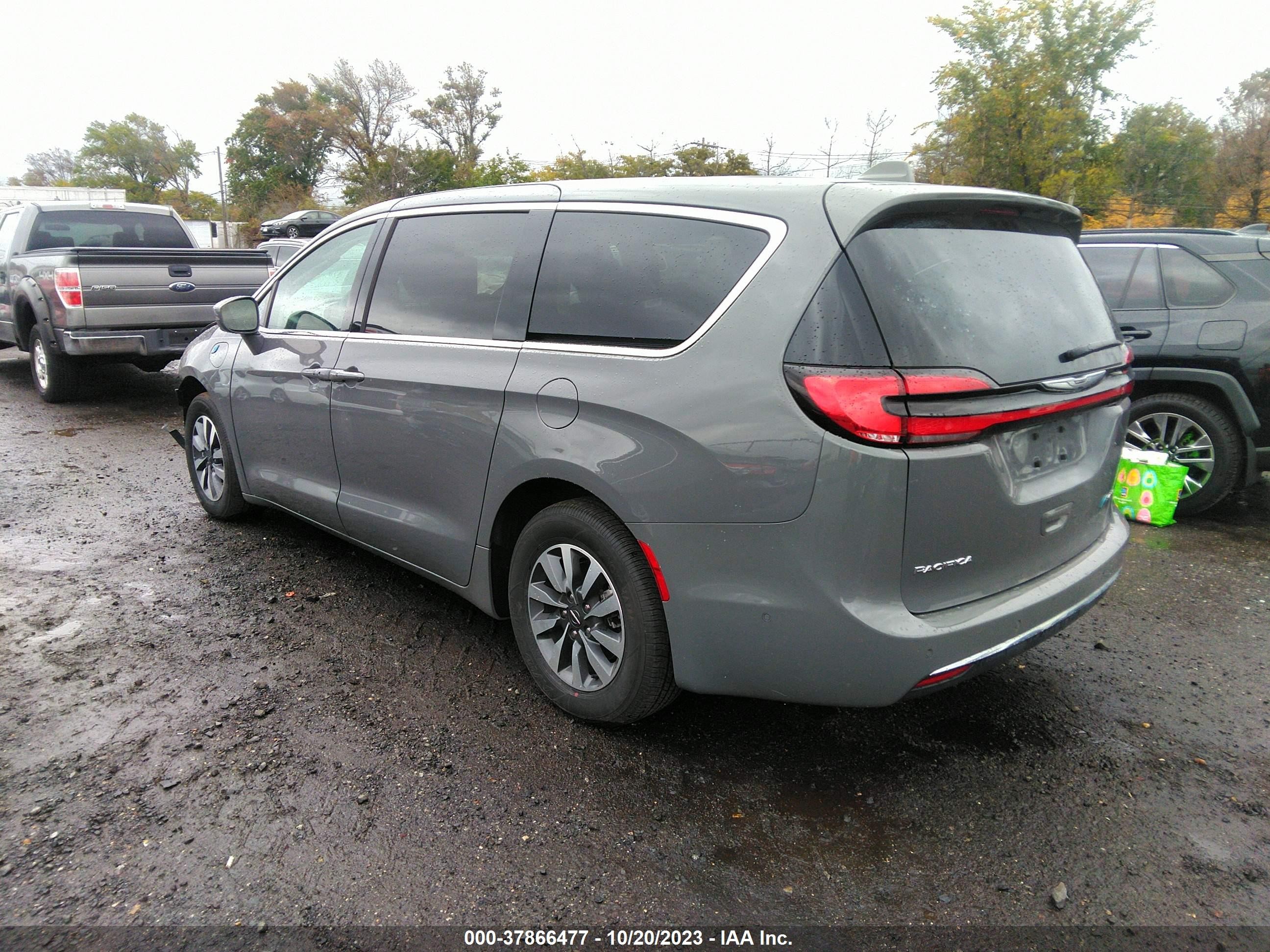 Photo 2 VIN: 2C4RC1L75NR173491 - CHRYSLER PACIFICA 