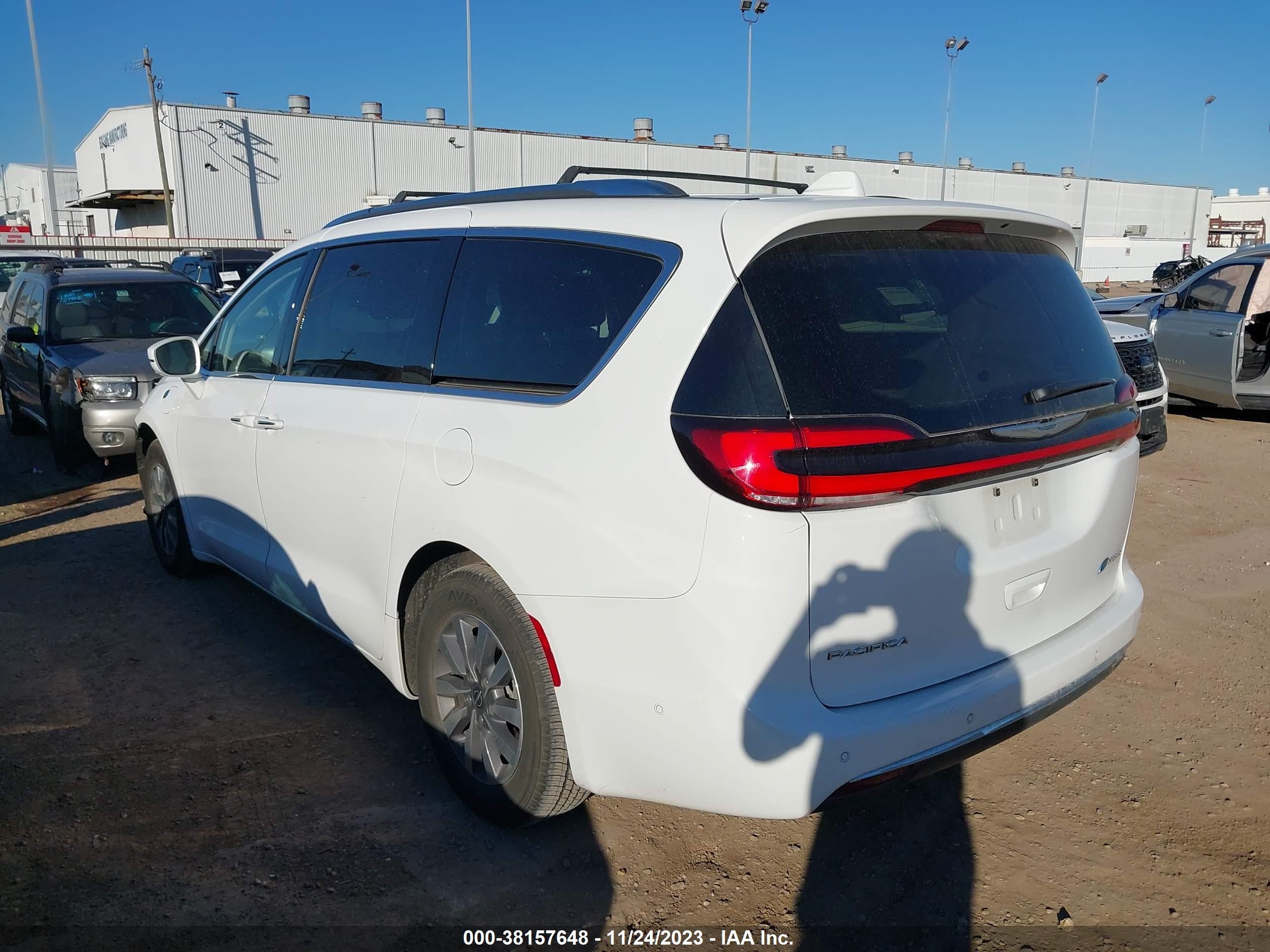 Photo 2 VIN: 2C4RC1L76MR599432 - CHRYSLER PACIFICA 