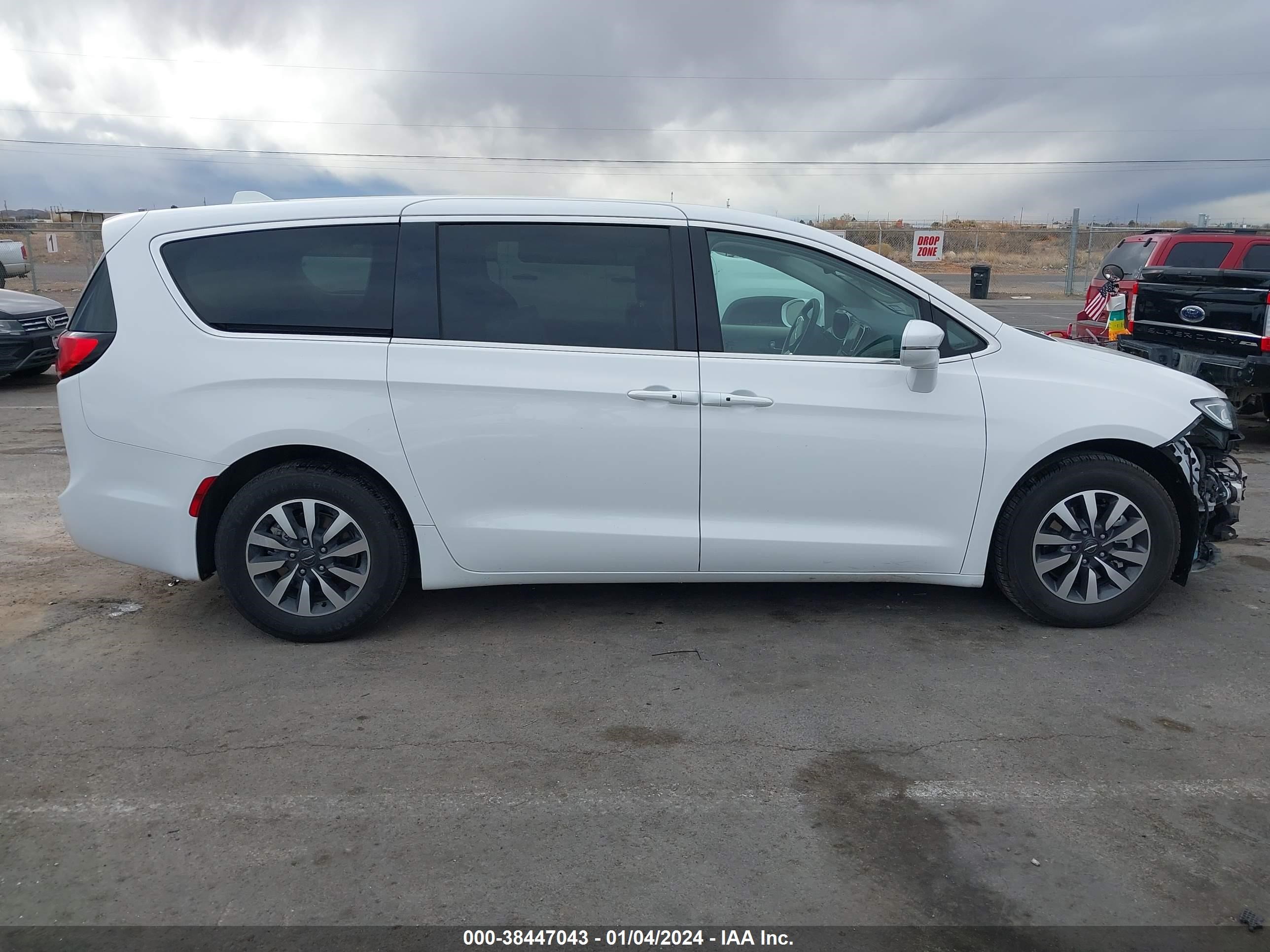 Photo 13 VIN: 2C4RC1L79NR130272 - CHRYSLER PACIFICA 