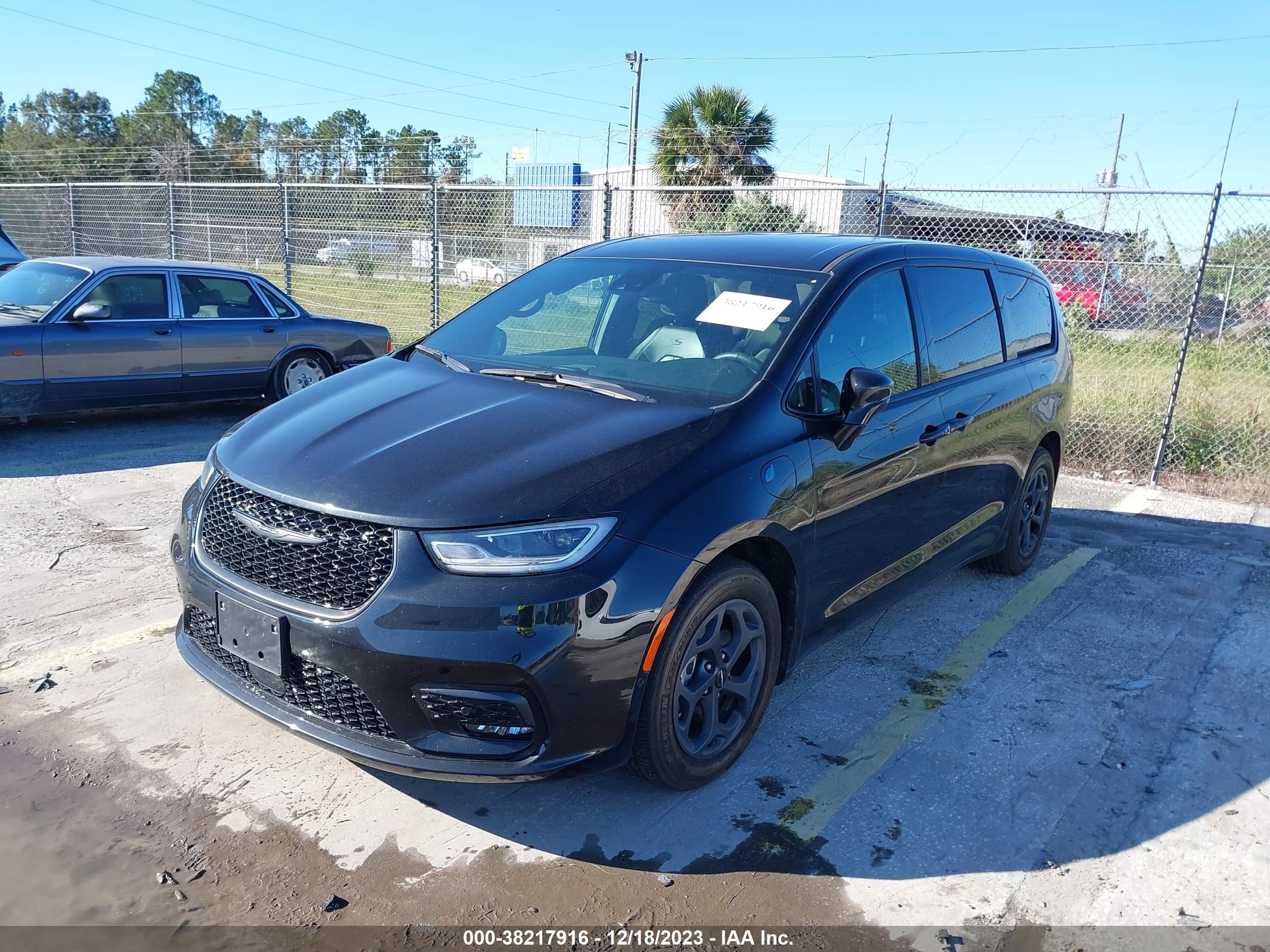 Photo 1 VIN: 2C4RC1L79NR134807 - CHRYSLER PACIFICA 