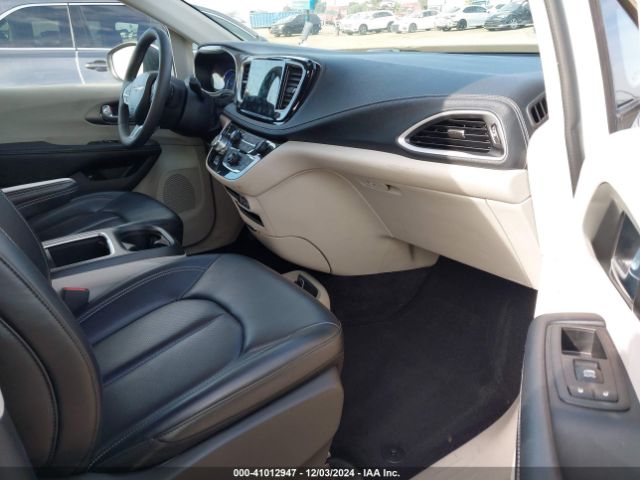 Photo 4 VIN: 2C4RC1L79PR518556 - CHRYSLER PACIFICA 