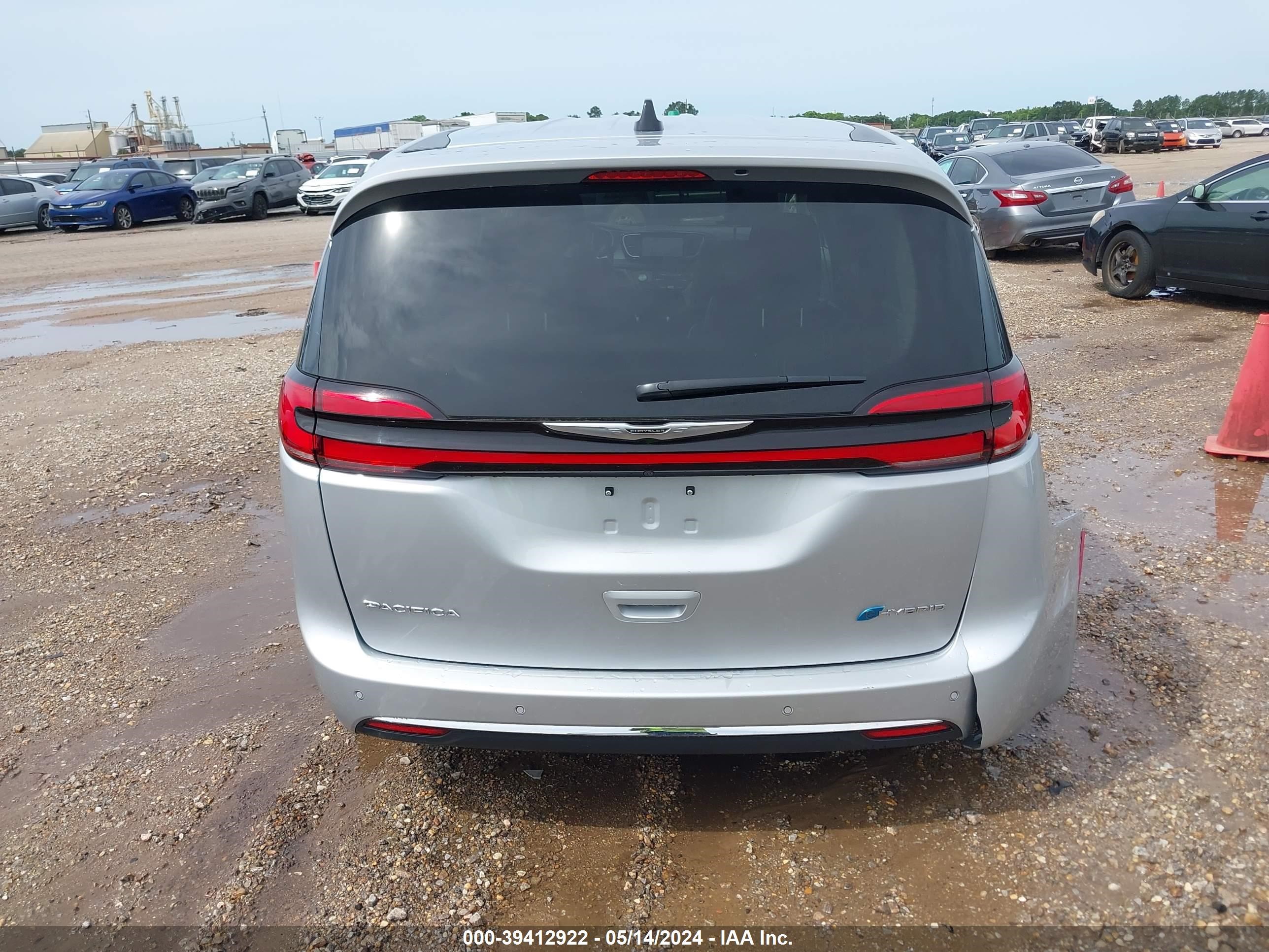 Photo 15 VIN: 2C4RC1L79PR626045 - CHRYSLER PACIFICA 