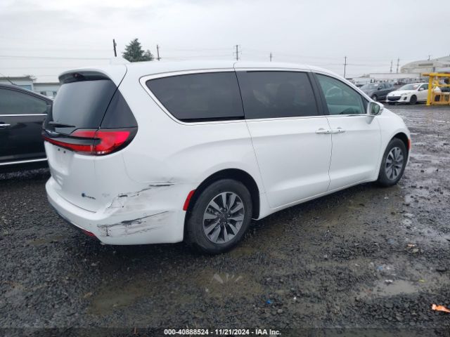 Photo 3 VIN: 2C4RC1L7XNR122911 - CHRYSLER PACIFICA 