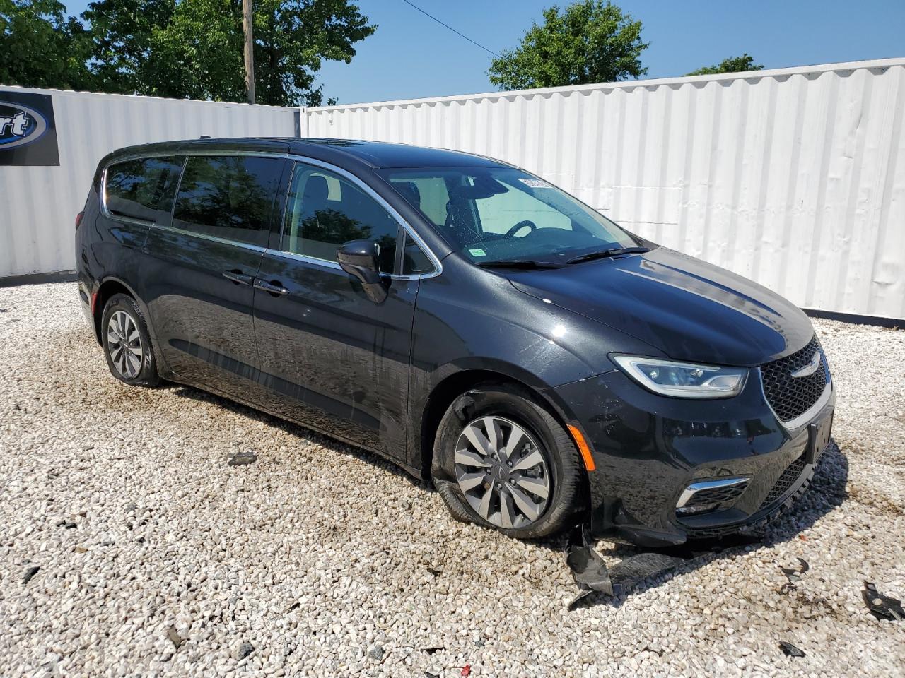 Photo 3 VIN: 2C4RC1L7XNR167055 - CHRYSLER PACIFICA 