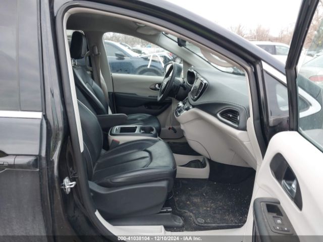 Photo 4 VIN: 2C4RC1L7XPR518209 - CHRYSLER PACIFICA 