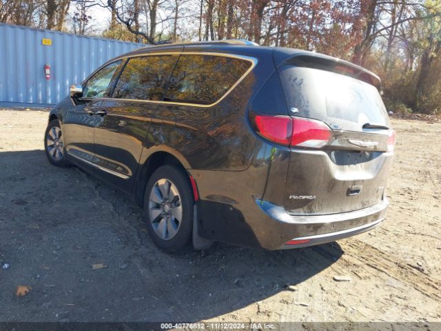 Photo 2 VIN: 2C4RC1N72HR666126 - CHRYSLER PACIFICA 