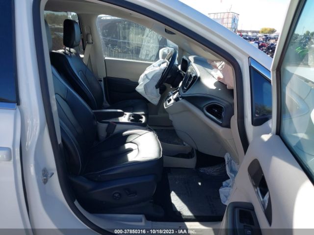 Photo 4 VIN: 2C4RC1N73JR126984 - CHRYSLER PACIFICA HYBRID 