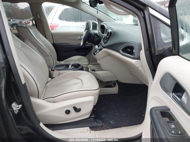 Photo 4 VIN: 2C4RC1N74HR723796 - CHRYSLER PACIFICA 