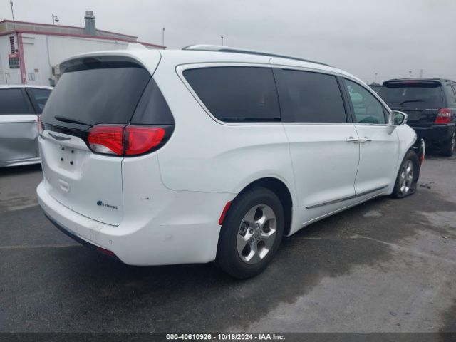 Photo 3 VIN: 2C4RC1N77JR230071 - CHRYSLER PACIFICA 