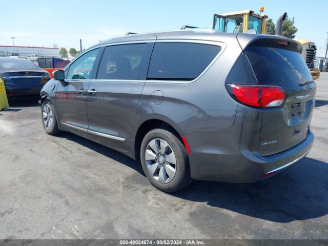 Photo 2 VIN: 2C4RC1N78JR213716 - CHRYSLER PACIFICA 