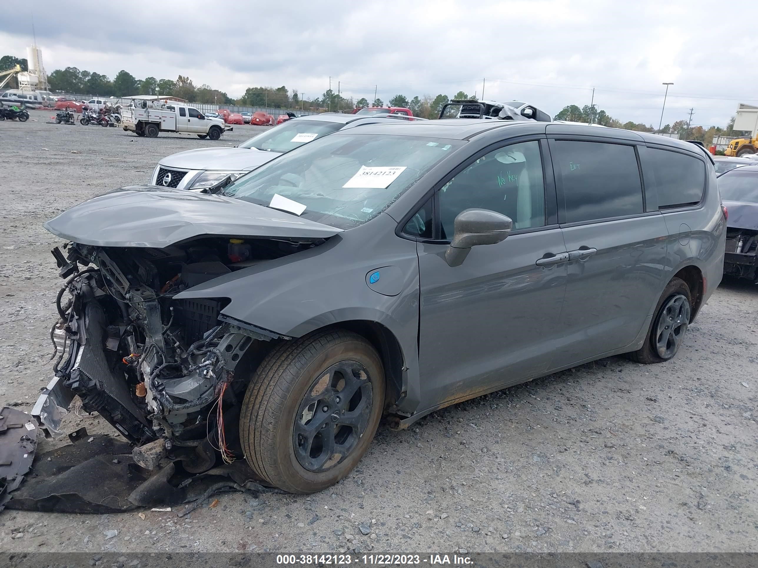 Photo 1 VIN: 2C4RC1S74NR173855 - CHRYSLER PACIFICA 