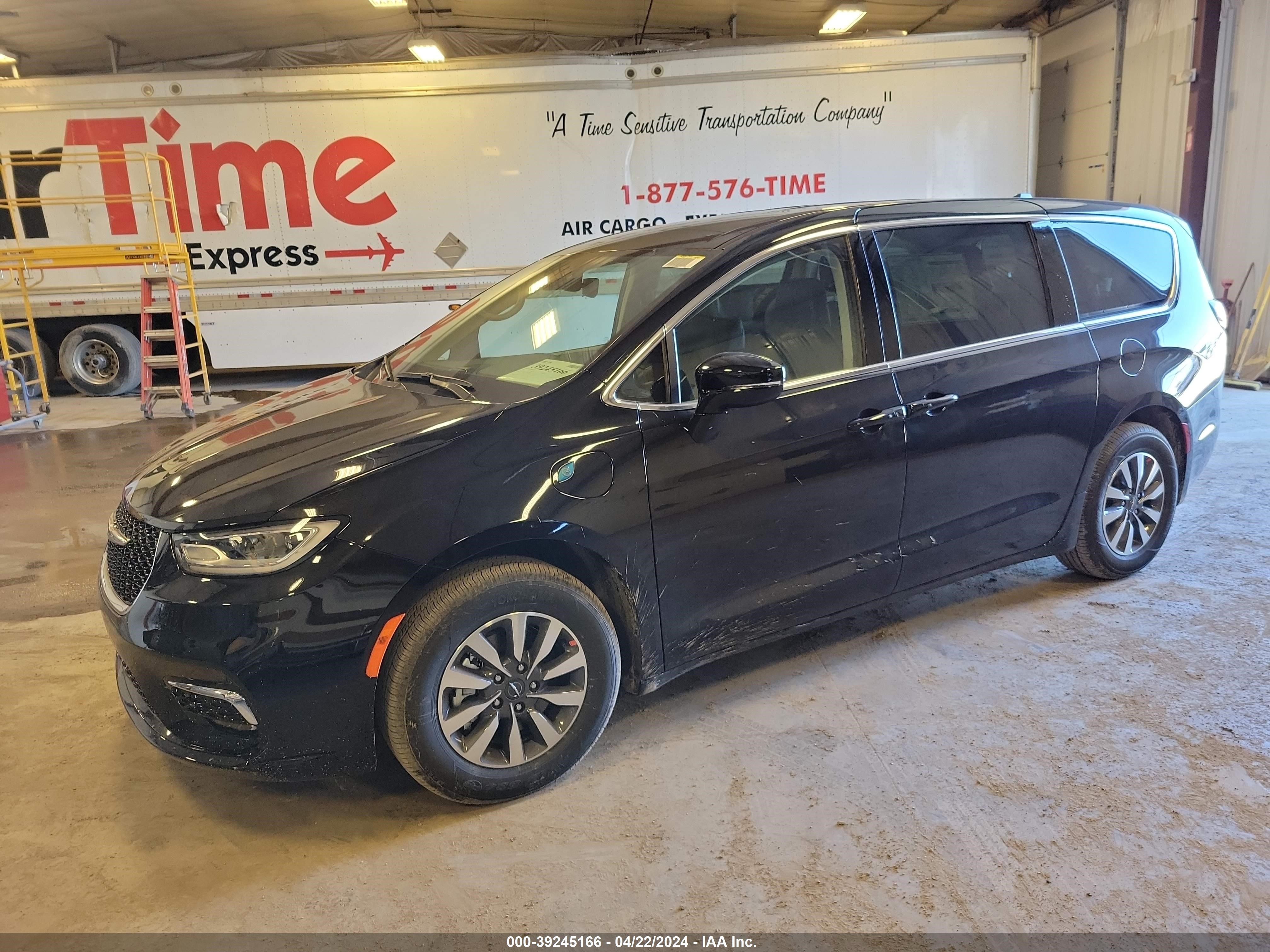 Photo 1 VIN: 2C4RC1S74RR153188 - CHRYSLER PACIFICA 