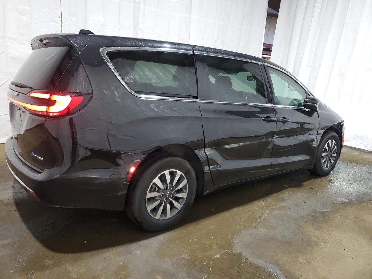 Photo 2 VIN: 2C4RC1S75RR102783 - CHRYSLER PACIFICA 