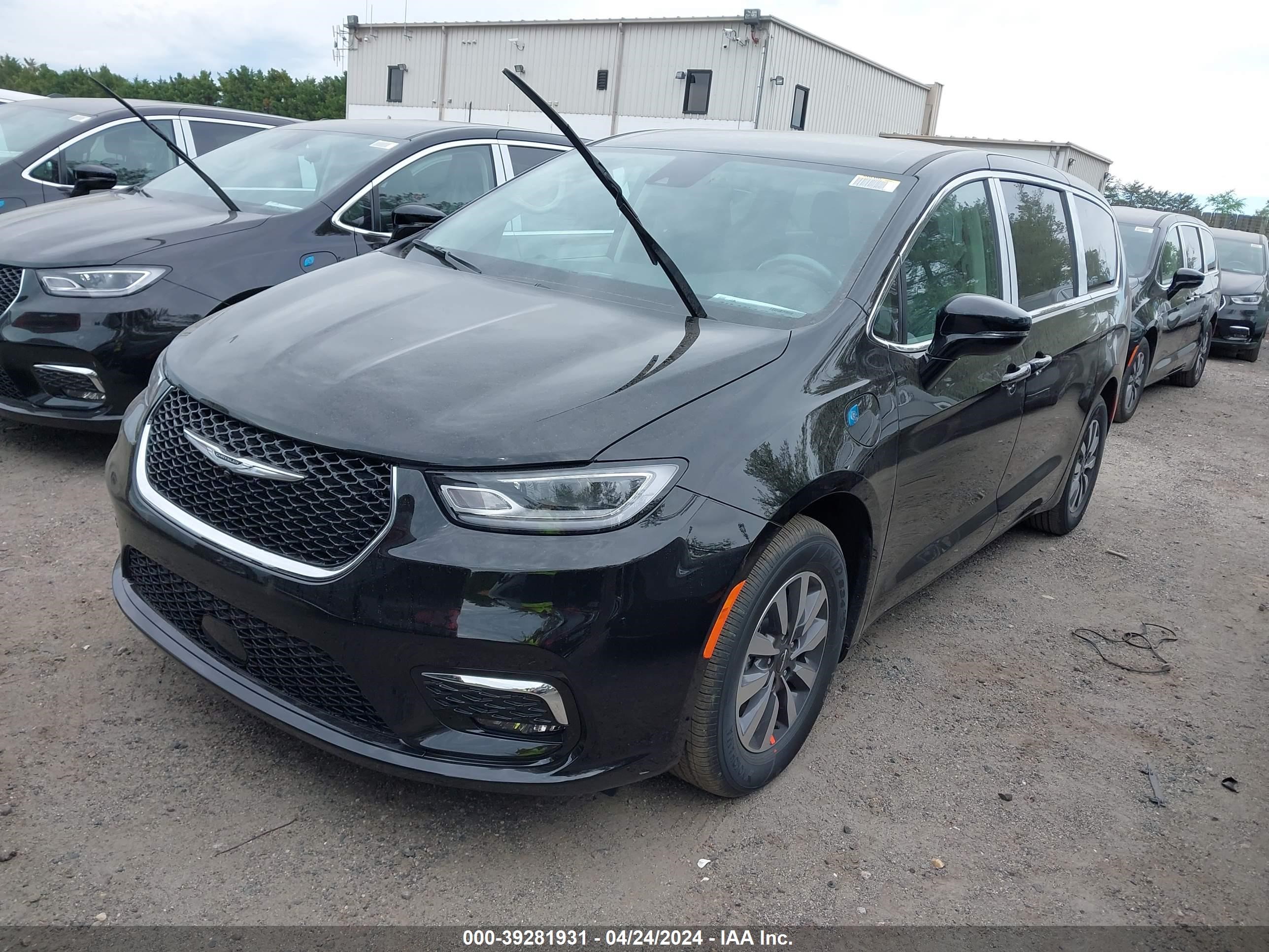 Photo 1 VIN: 2C4RC1S76RR153192 - CHRYSLER PACIFICA 