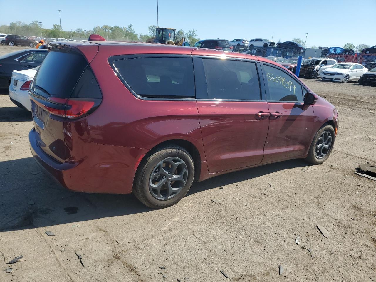 Photo 2 VIN: 2C4RC1S78NR184356 - CHRYSLER PACIFICA 