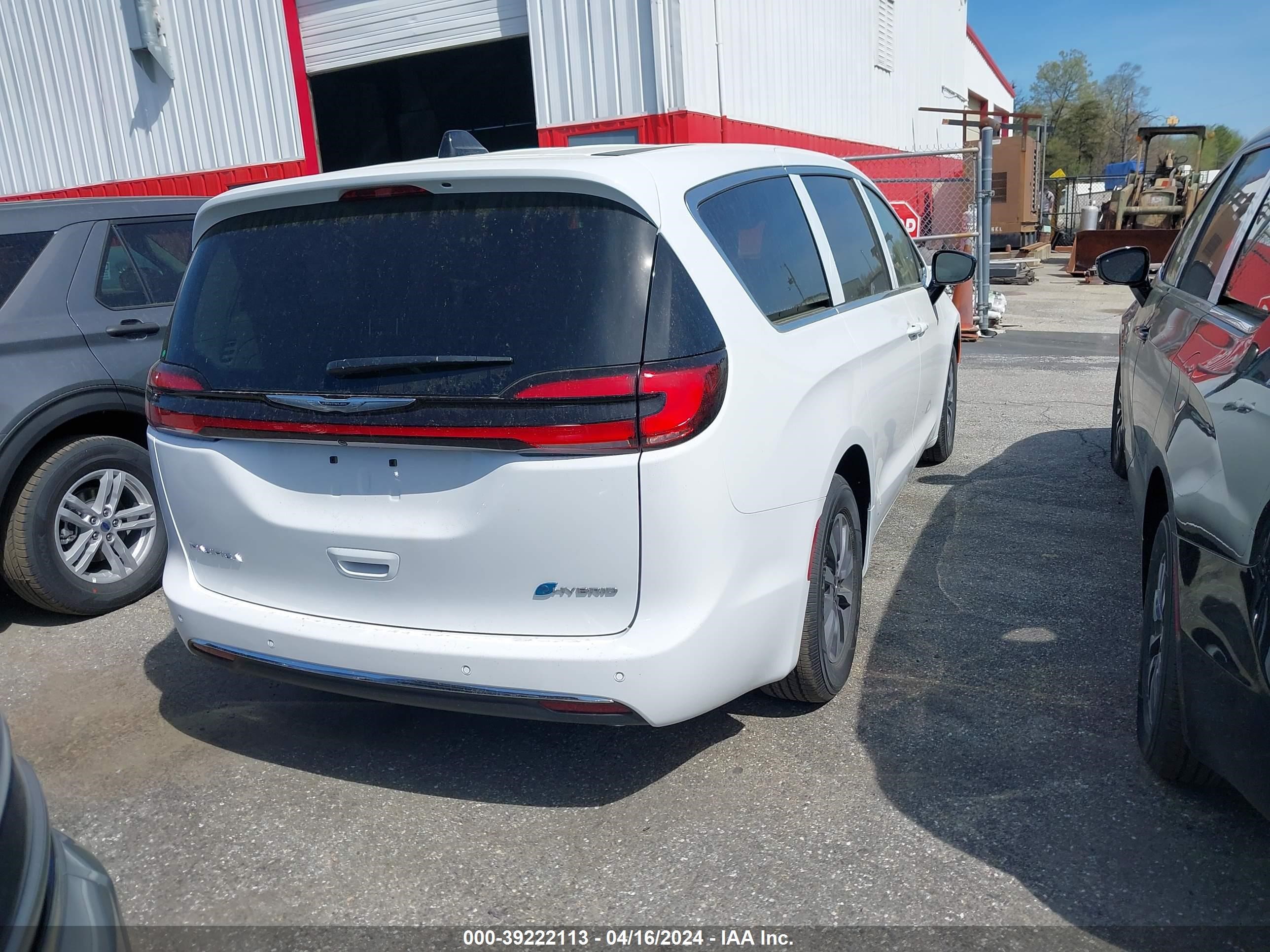 Photo 3 VIN: 2C4RC1S79RR147287 - CHRYSLER PACIFICA 