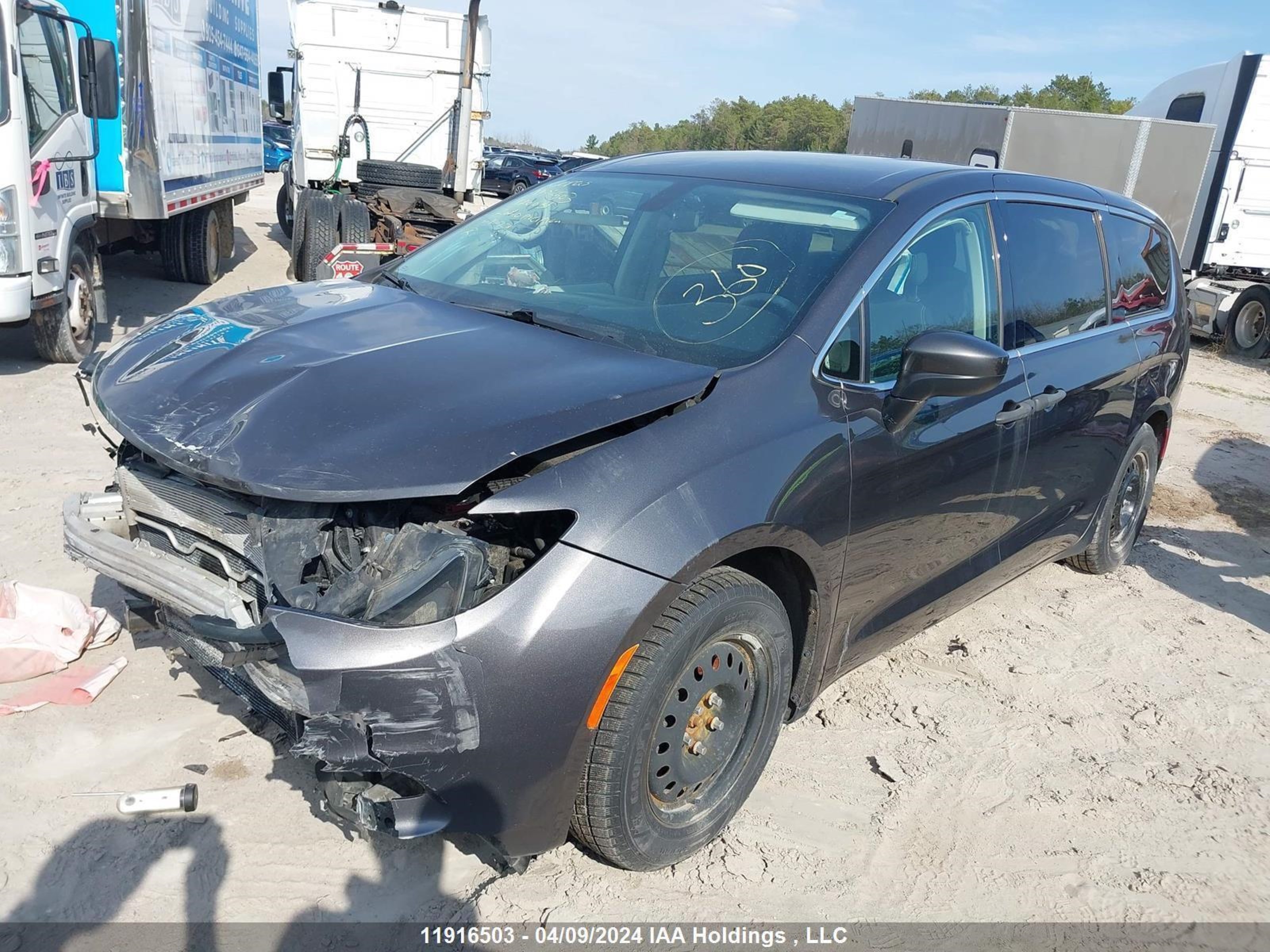 Photo 1 VIN: 2C4RC1YG8LR120631 - CHRYSLER PACIFICA 