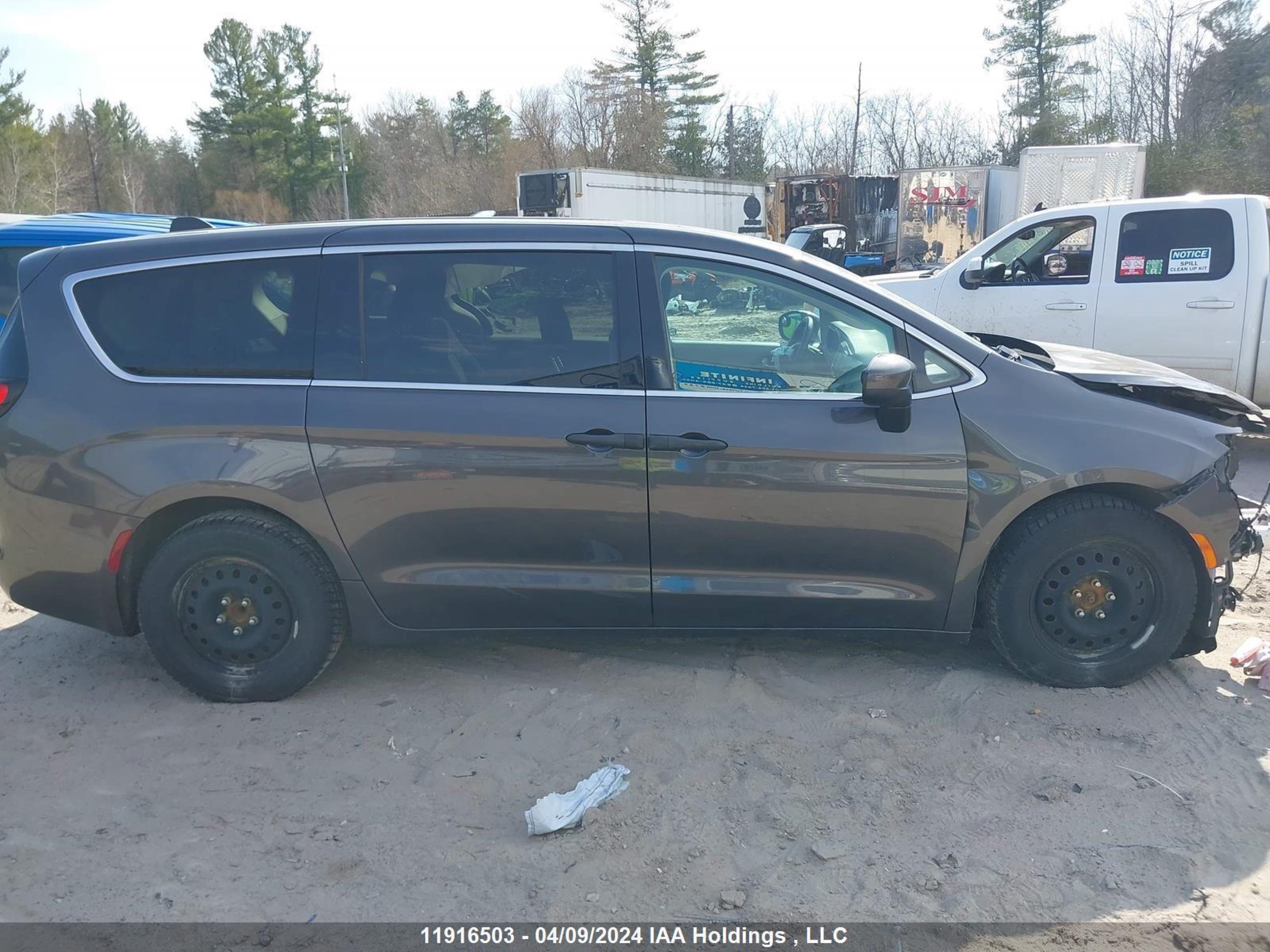 Photo 13 VIN: 2C4RC1YG8LR120631 - CHRYSLER PACIFICA 