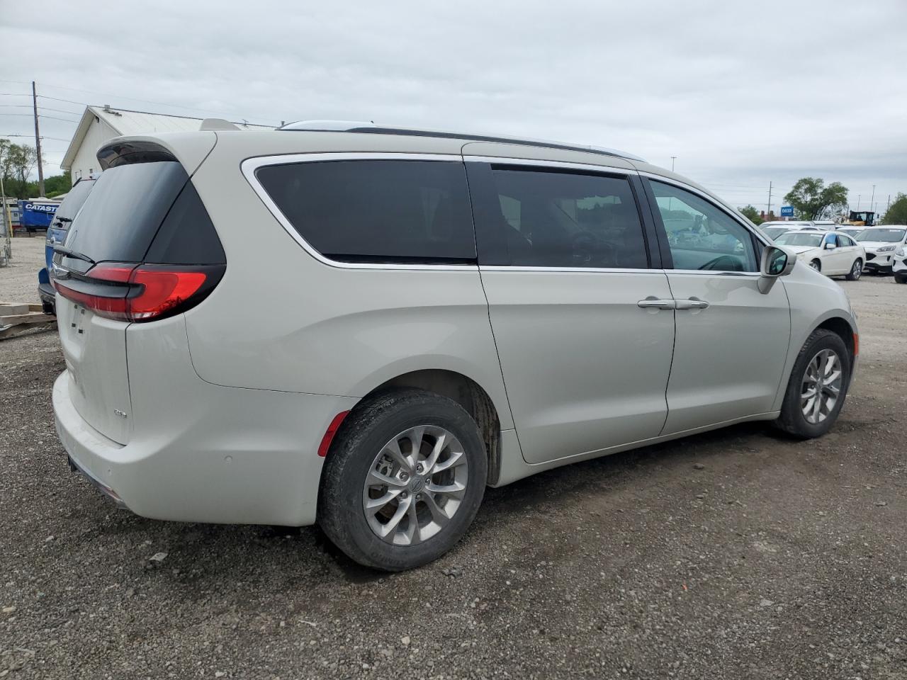 Photo 2 VIN: 2C4RC3BG9MR563358 - CHRYSLER PACIFICA 