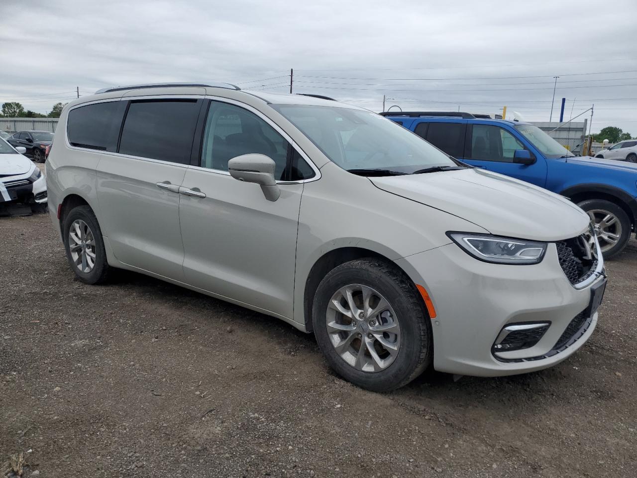 Photo 3 VIN: 2C4RC3BG9MR563358 - CHRYSLER PACIFICA 