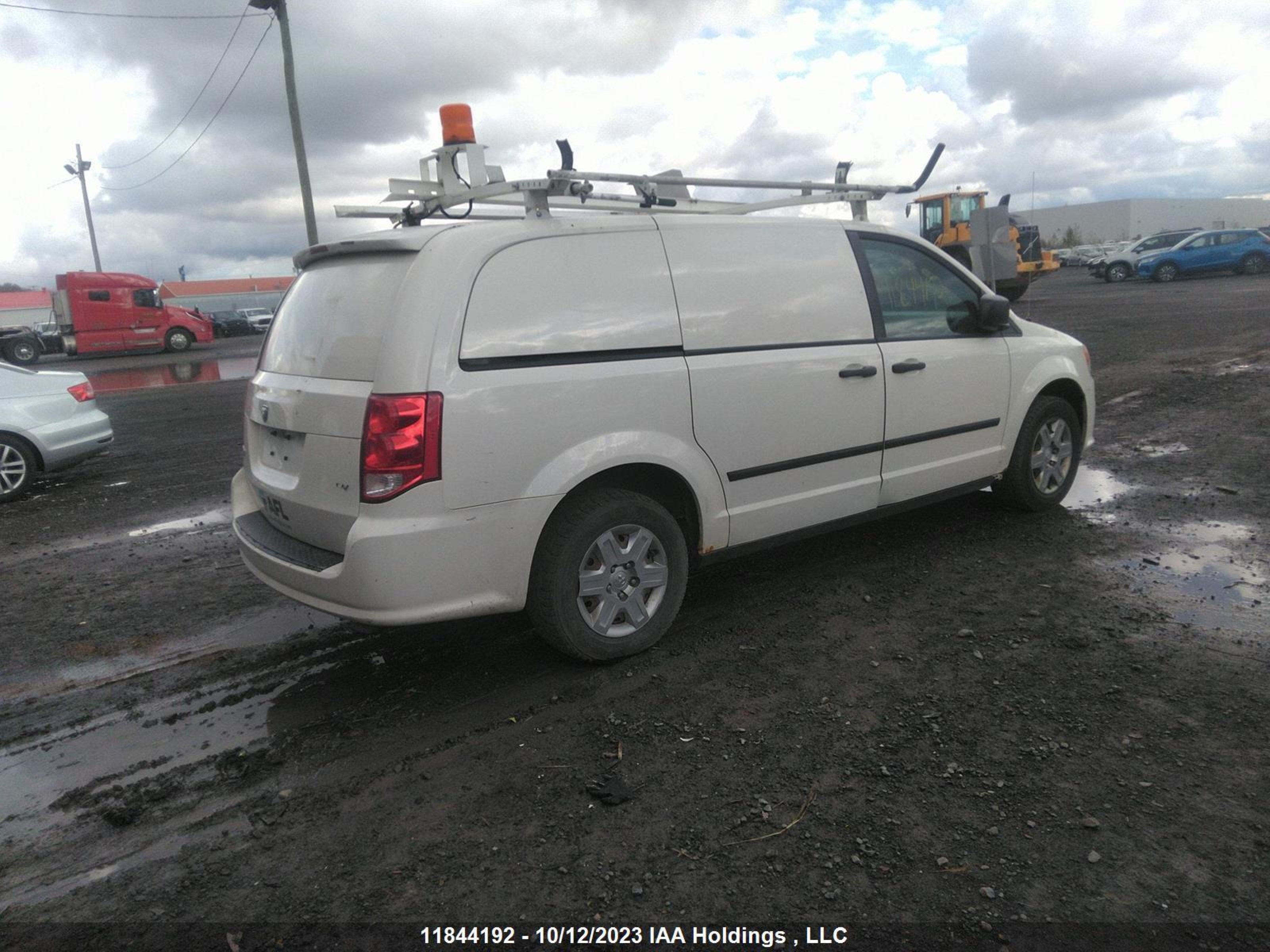 Photo 3 VIN: 2C4RDGAGXCR425168 - RAM CARGO VAN TRADESMAN 