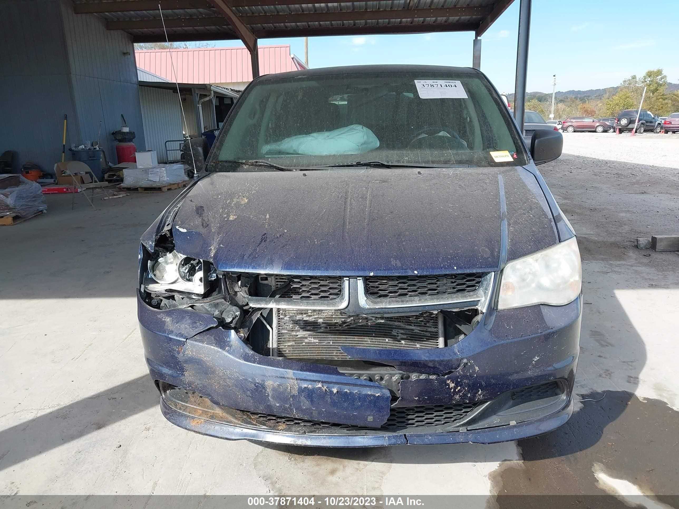 Photo 10 VIN: 2C4RDGBG0DR515932 - DODGE CARAVAN 