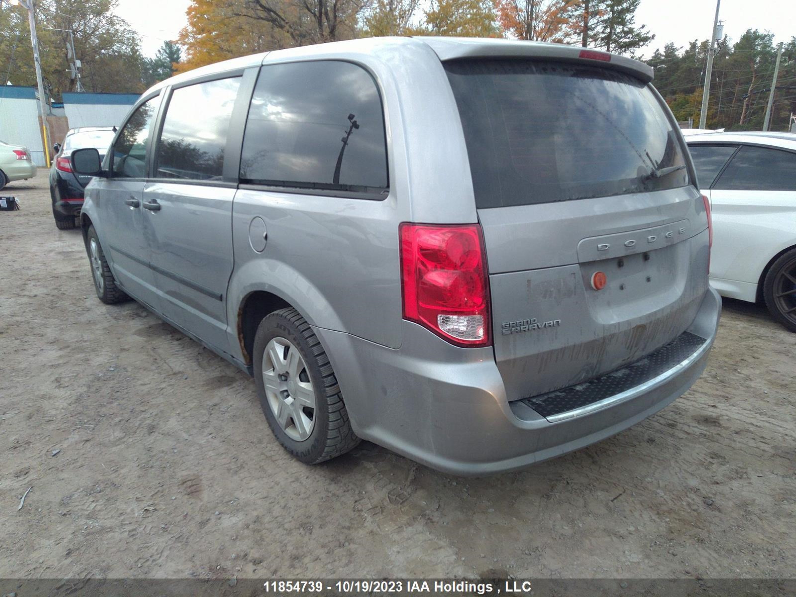 Photo 2 VIN: 2C4RDGBG0DR547084 - DODGE CARAVAN 