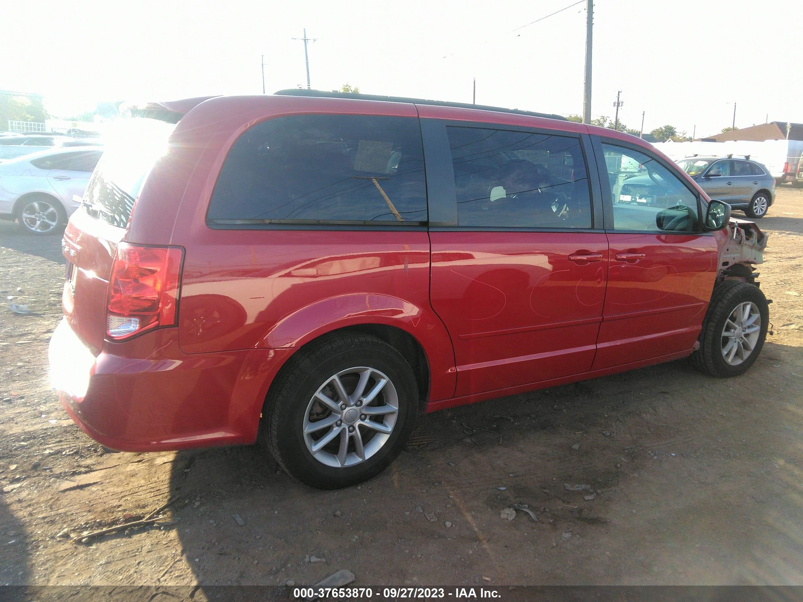 Photo 12 VIN: 2C4RDGBG0DR570493 - DODGE CARAVAN 