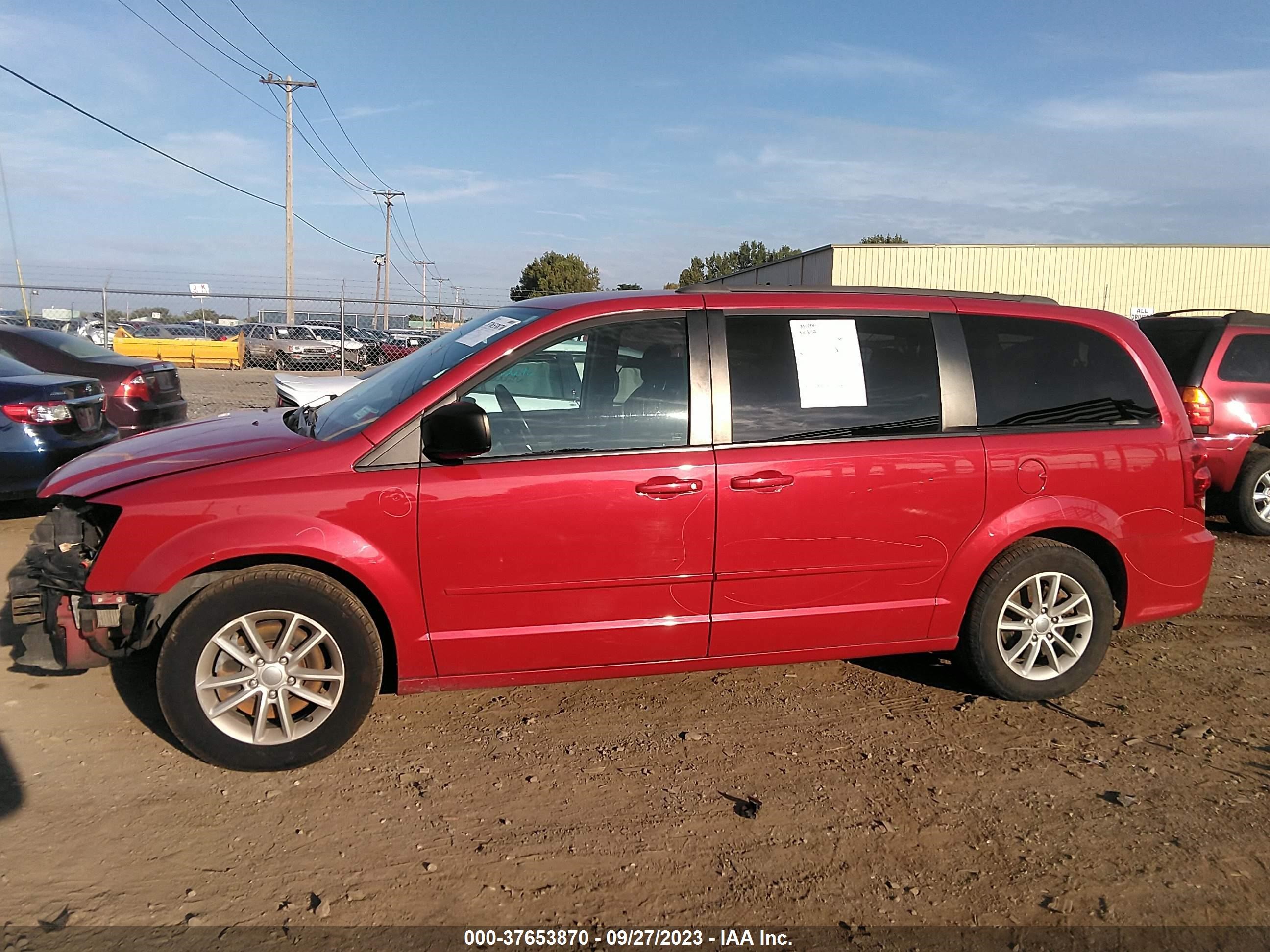 Photo 13 VIN: 2C4RDGBG0DR570493 - DODGE CARAVAN 