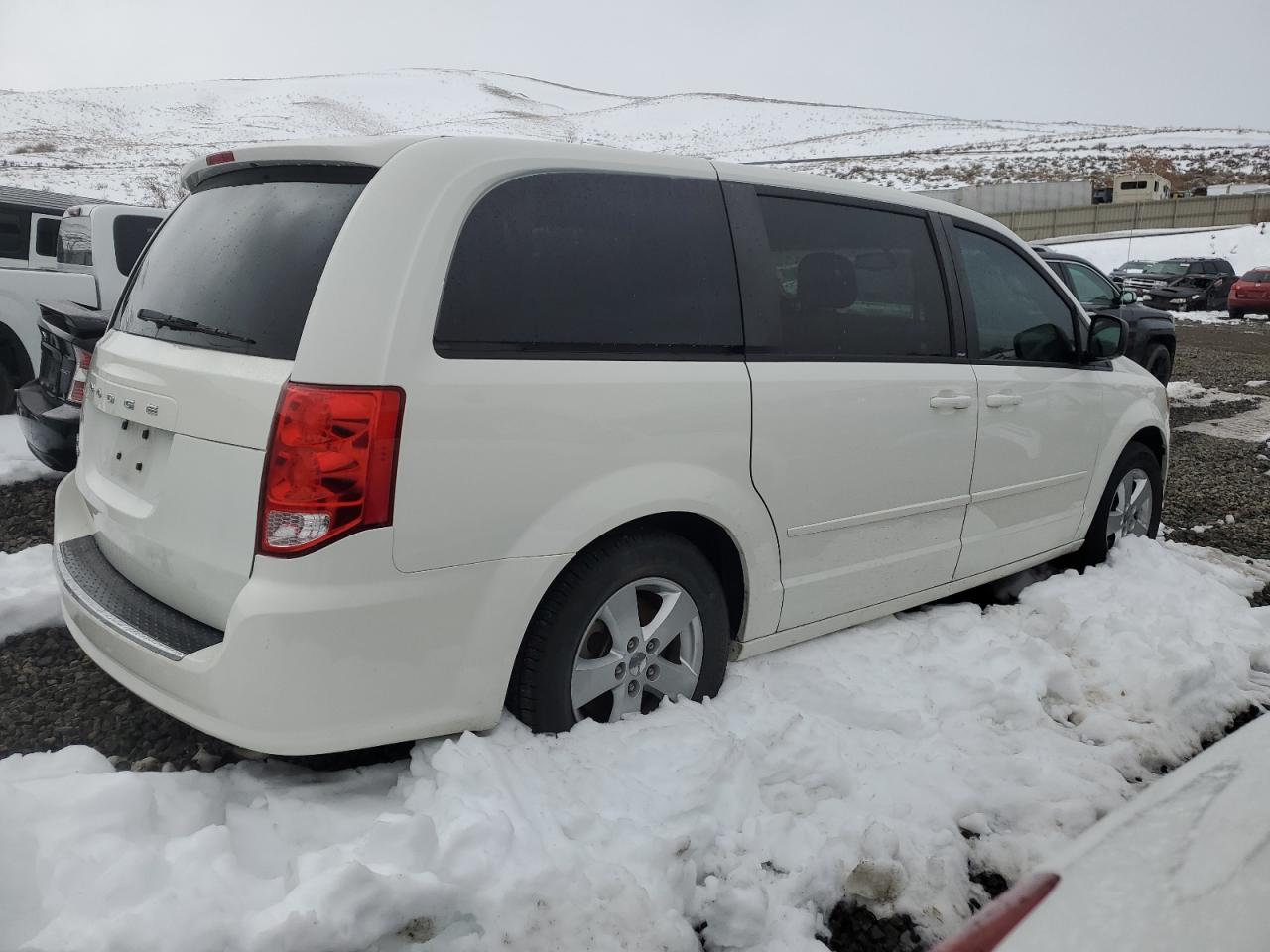 Photo 2 VIN: 2C4RDGBG0DR735992 - DODGE CARAVAN 