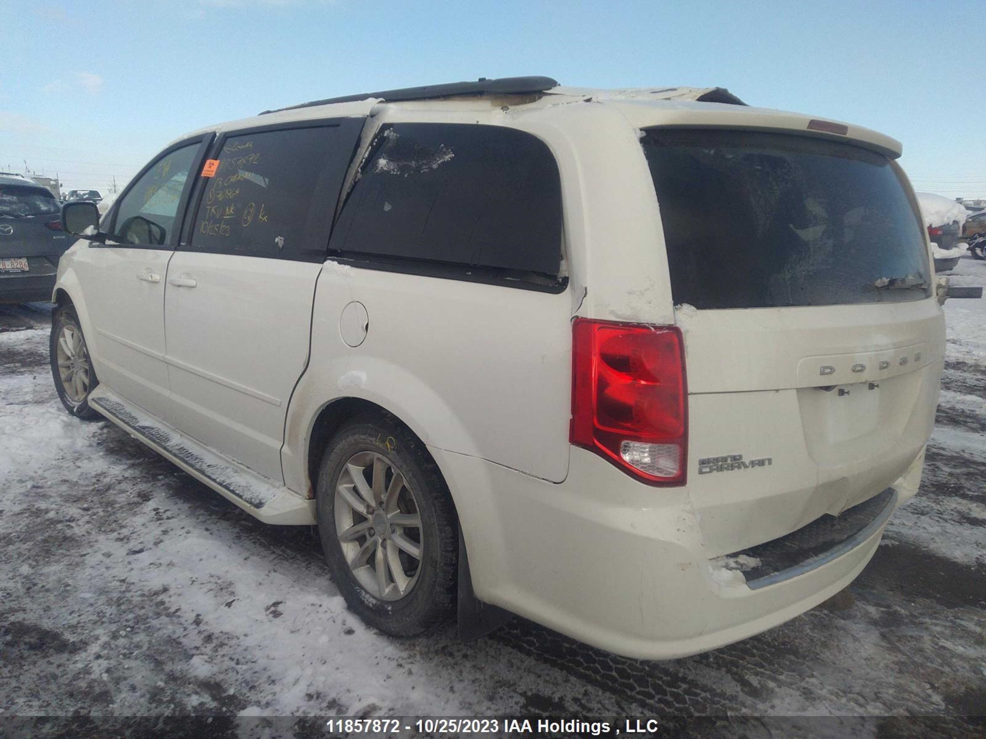 Photo 2 VIN: 2C4RDGBG0DR761864 - DODGE CARAVAN 