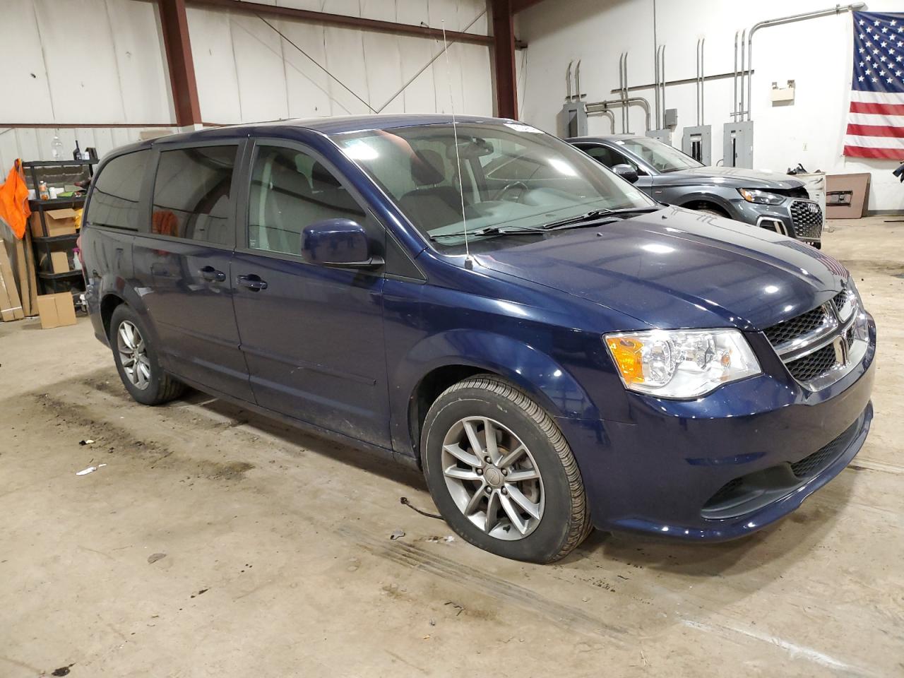 Photo 3 VIN: 2C4RDGBG0FR689941 - DODGE CARAVAN 