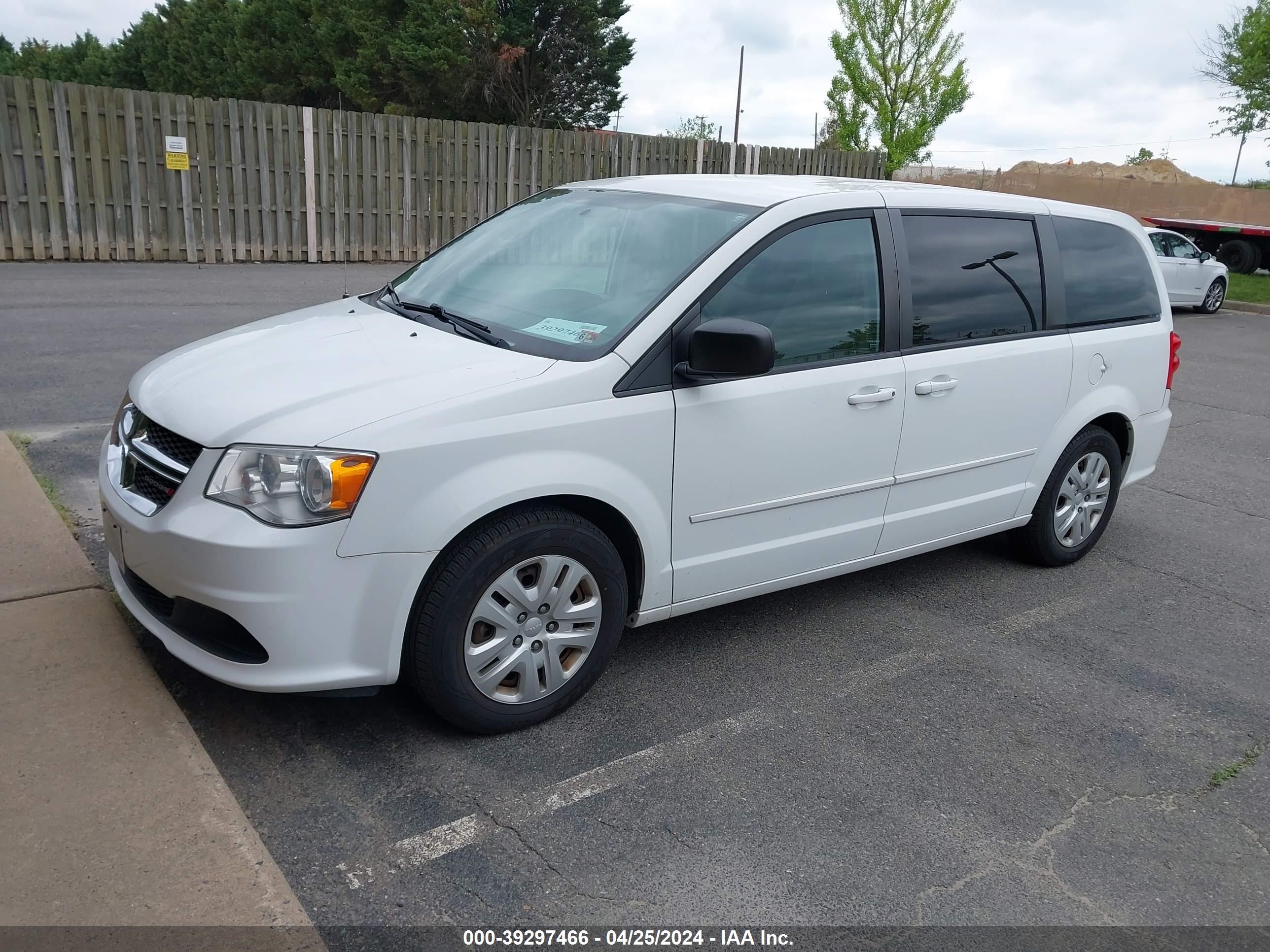 Photo 1 VIN: 2C4RDGBG0GR105880 - DODGE CARAVAN 