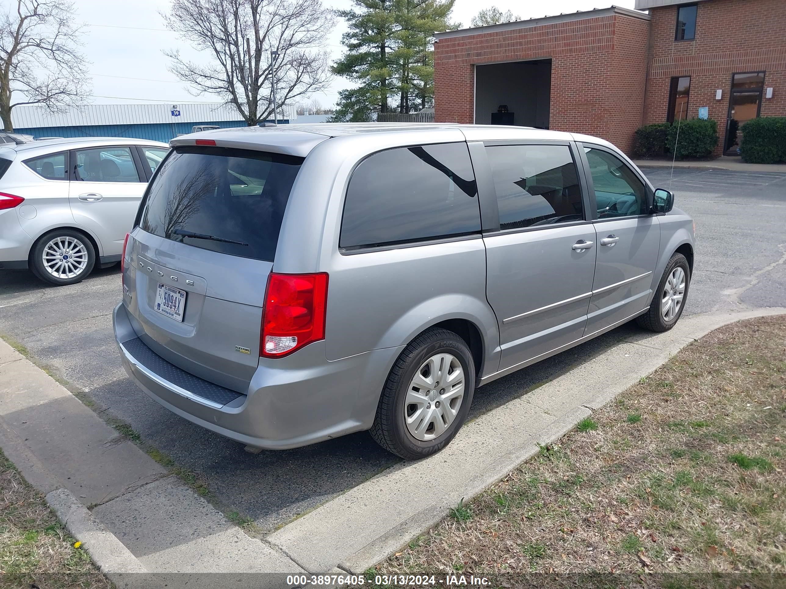 Photo 3 VIN: 2C4RDGBG0GR136479 - DODGE CARAVAN 