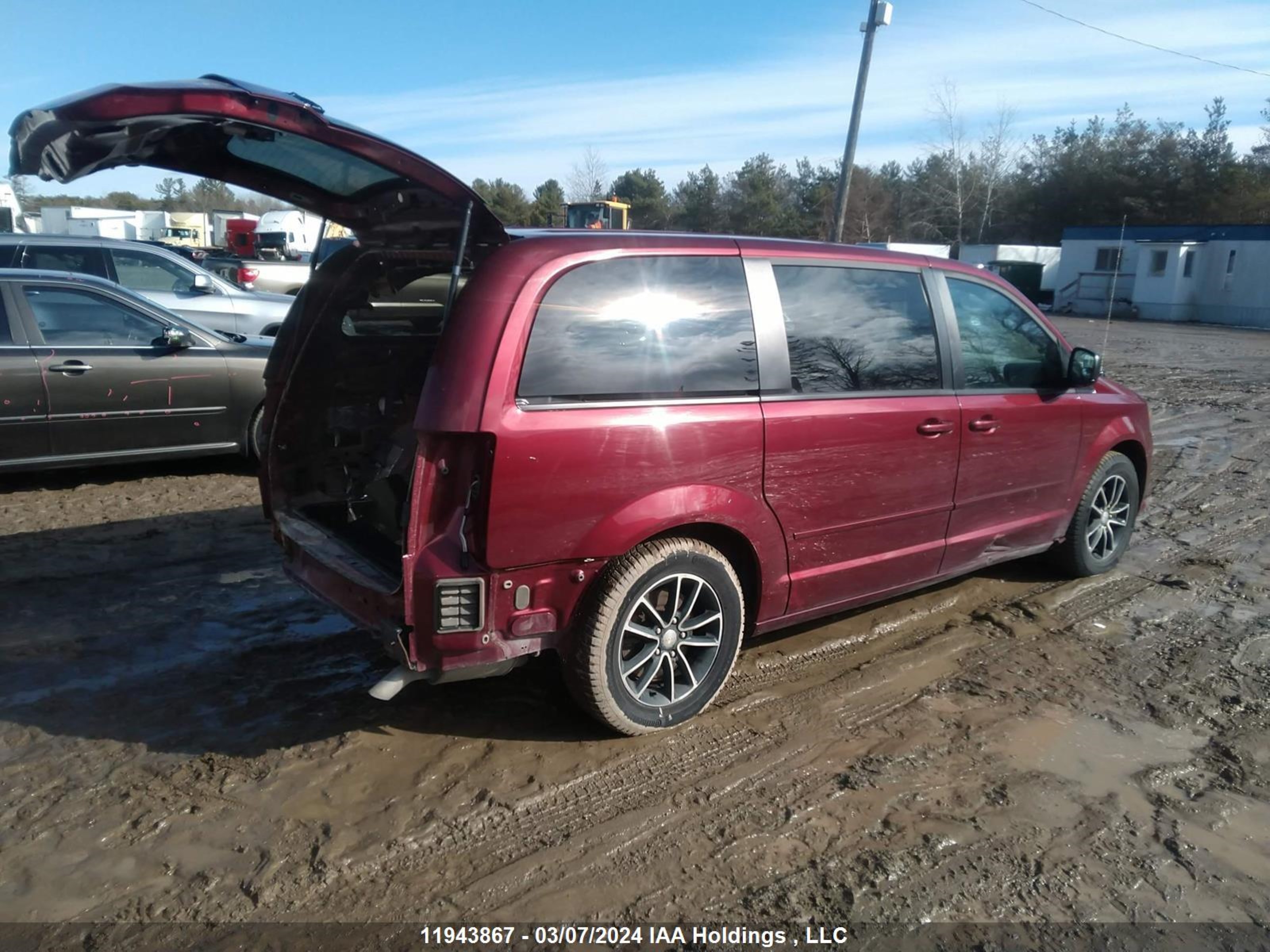 Photo 3 VIN: 2C4RDGBG0HR626518 - DODGE CARAVAN 