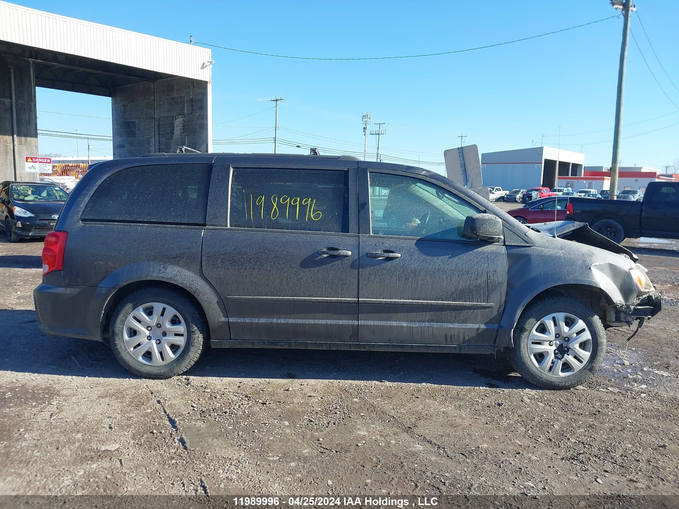 Photo 12 VIN: 2C4RDGBG0HR662791 - DODGE CARAVAN 