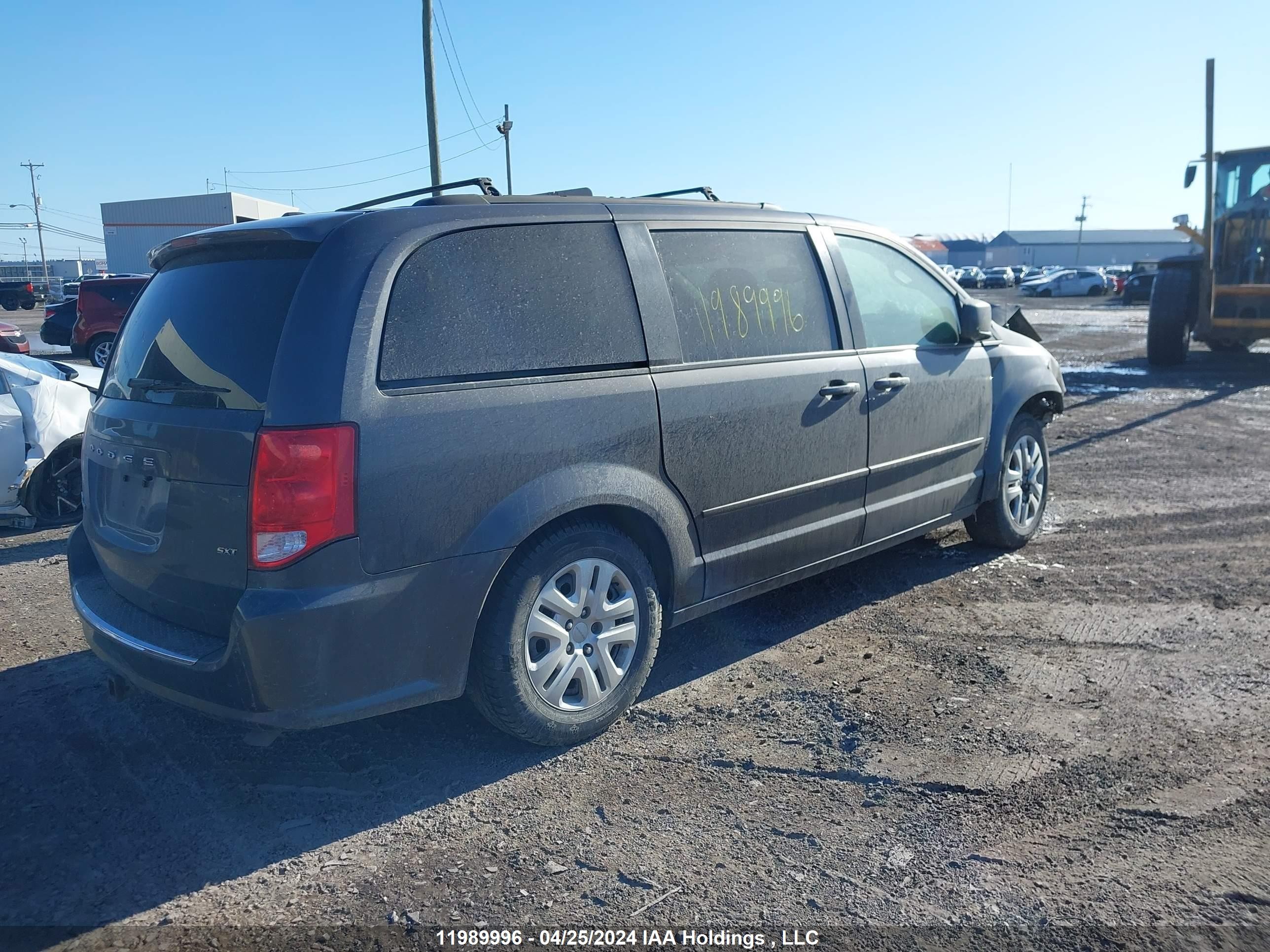 Photo 3 VIN: 2C4RDGBG0HR662791 - DODGE CARAVAN 