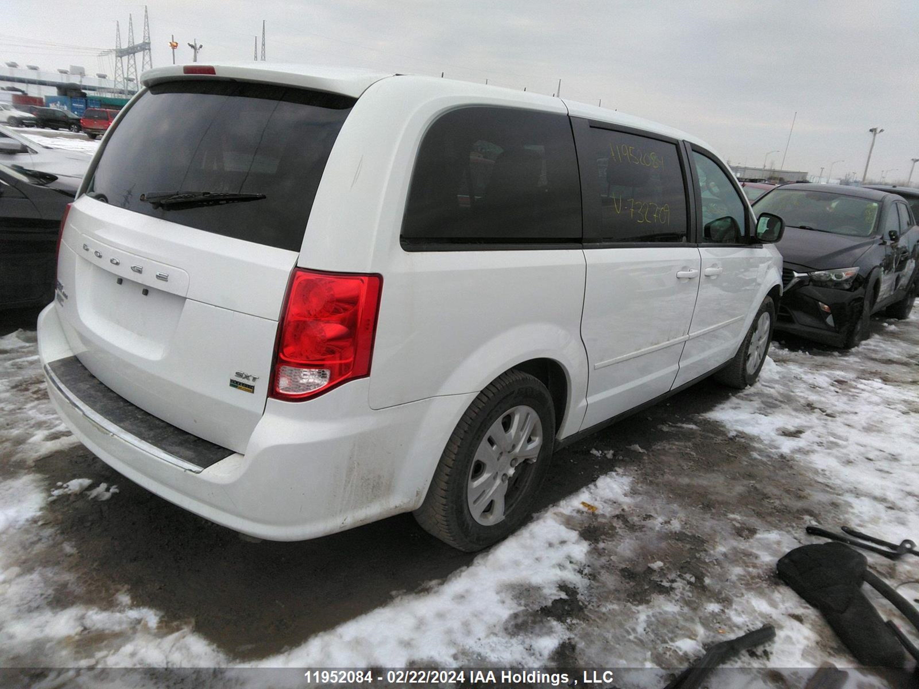 Photo 3 VIN: 2C4RDGBG0HR732709 - DODGE CARAVAN 