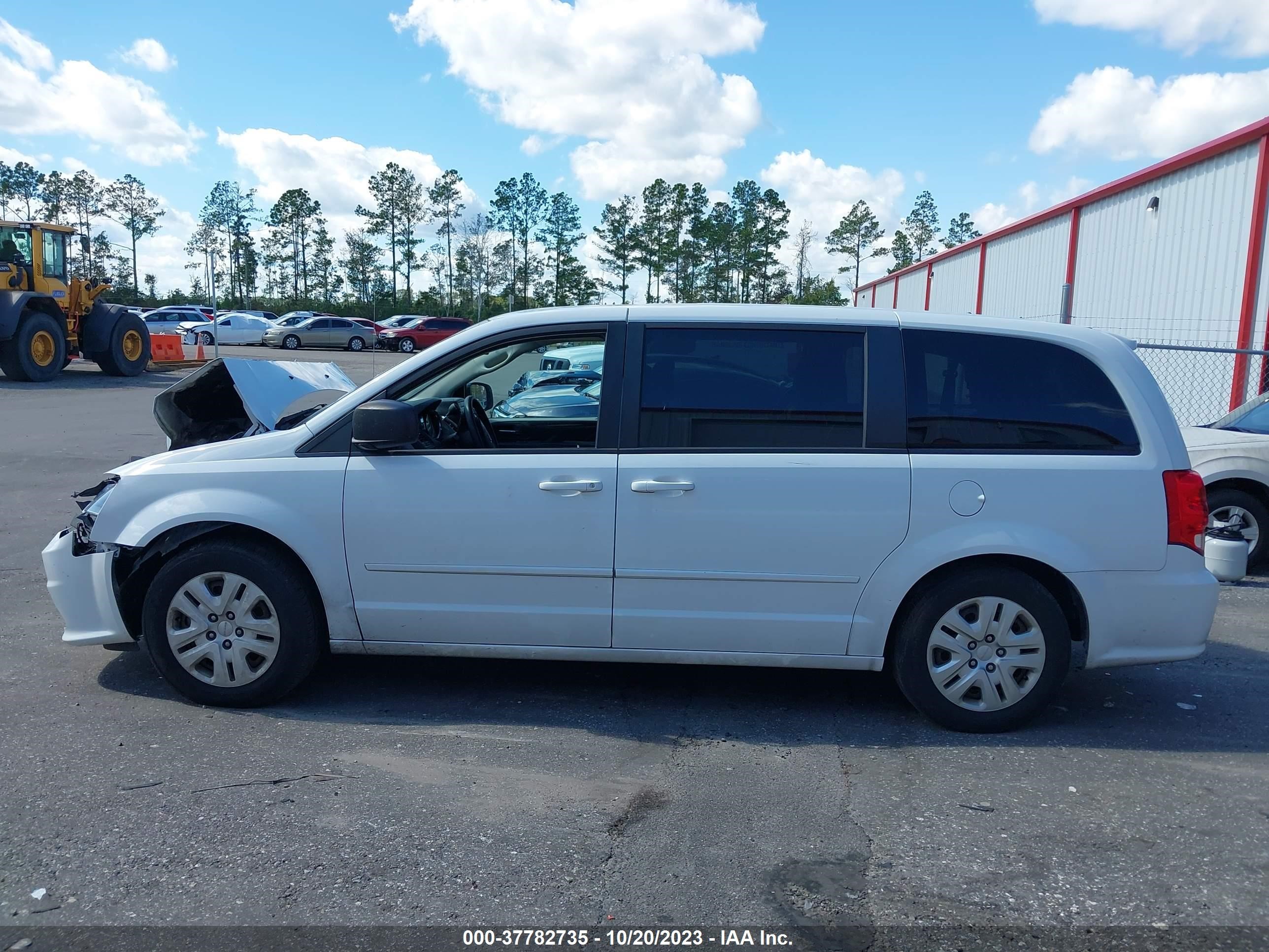 Photo 13 VIN: 2C4RDGBG0HR854907 - DODGE CARAVAN 