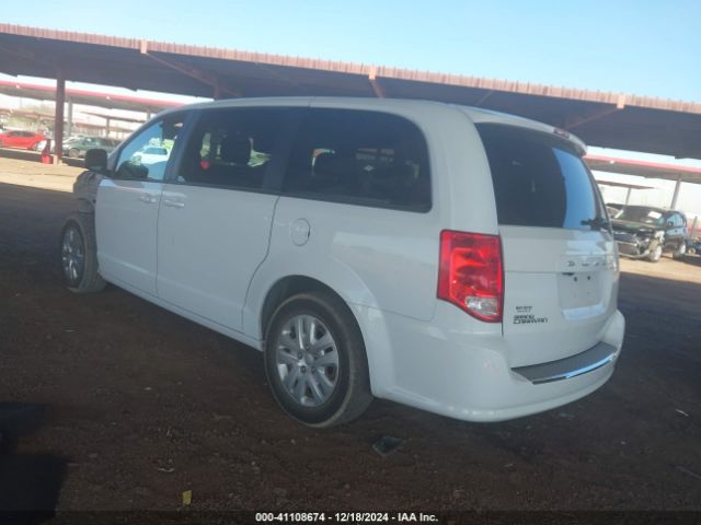 Photo 2 VIN: 2C4RDGBG0JR137946 - DODGE GRAND CARAVAN 