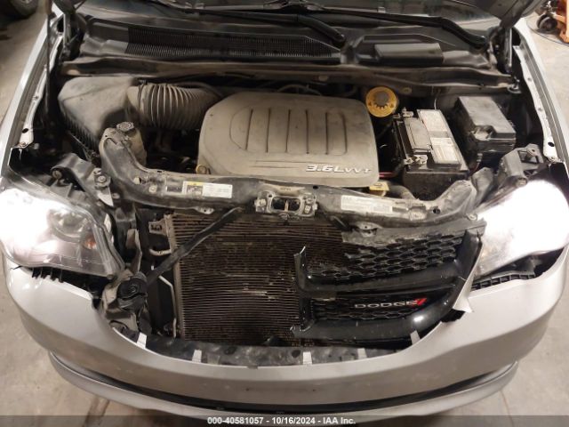 Photo 9 VIN: 2C4RDGBG0JR152950 - DODGE GRAND CARAVAN 