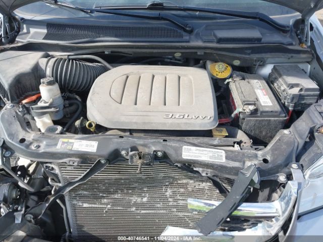 Photo 9 VIN: 2C4RDGBG0JR173619 - DODGE GRAND CARAVAN 